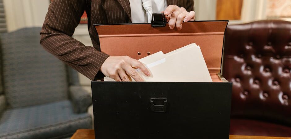 Truck Accident Attorney: When to Hire One, What an 18-Wheeler Case Is Worth, and the 30-Day Evidence Window